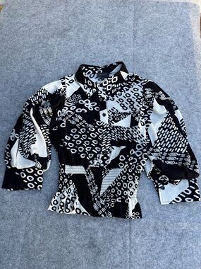 Grizas Black and White Abstract Print Blouse